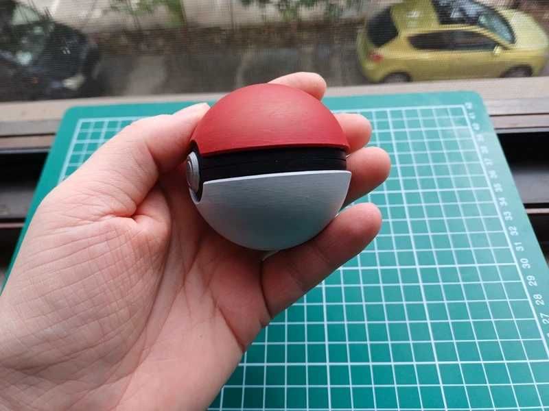 Pokeball Display with Charmander Figure + Stand & Showcase Case