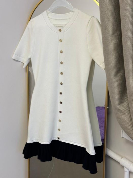 Продам платья , пиджак