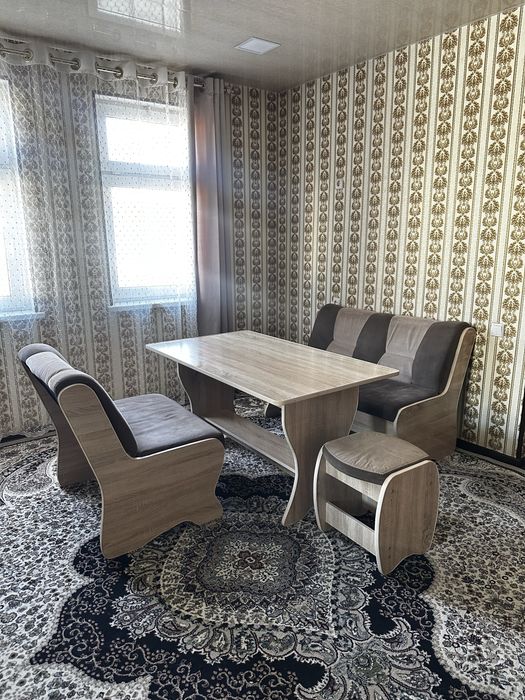 Yumshoq mebel stoli bilan sotiladi