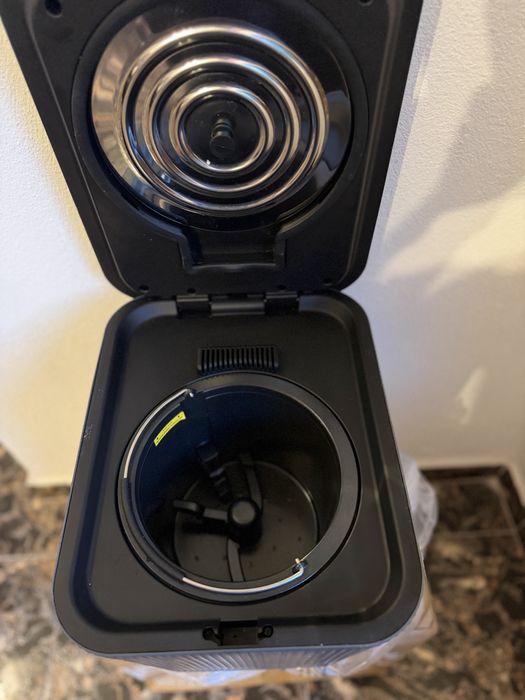 Compostor electric NutriChef 3L, negru, compact, cu functie de zdrobire si uscare