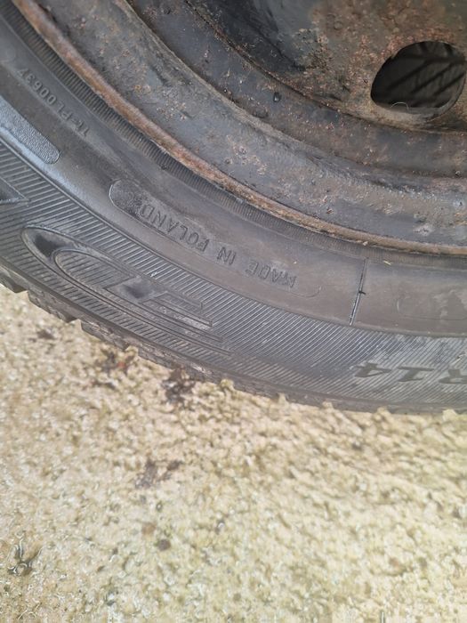 Зимни гуми 14 чисто нови и електрическа тротинетка