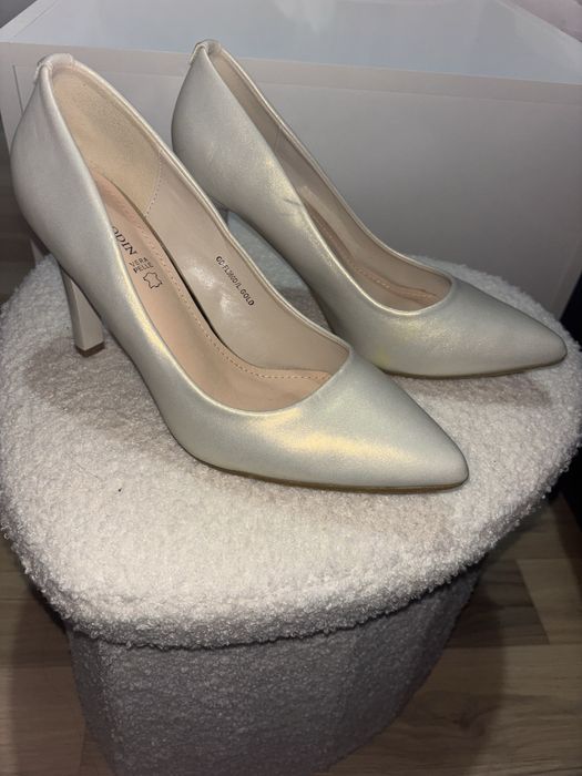 Токчета от естествена кожа