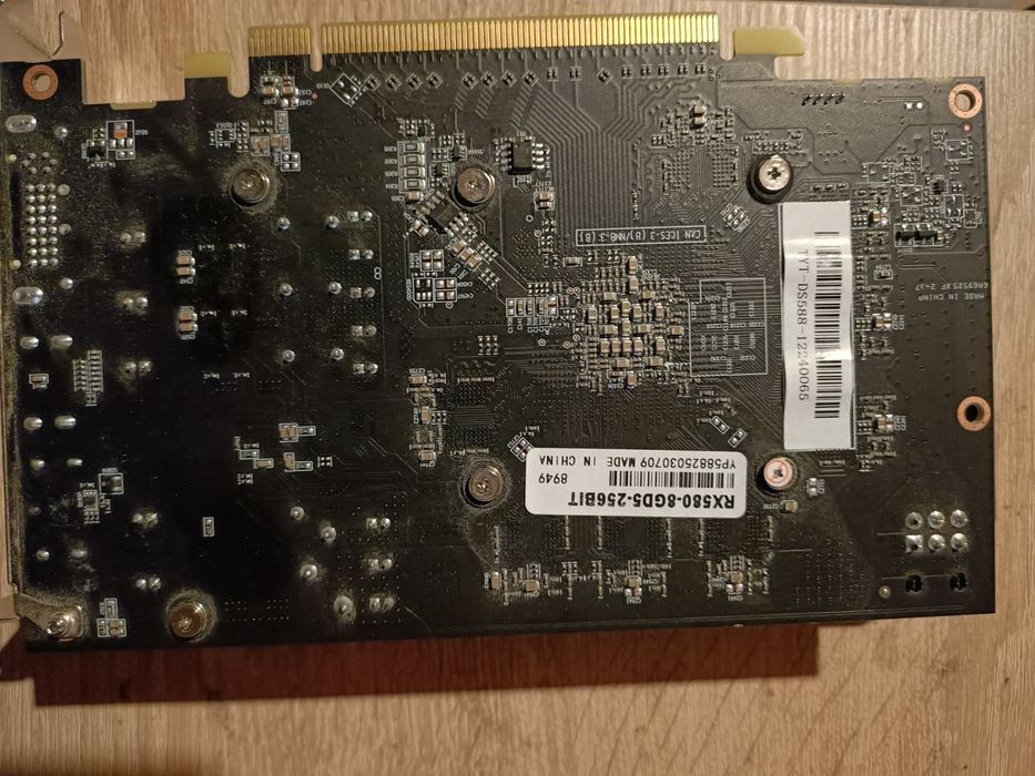 Vând Radeon RX 580 8GB