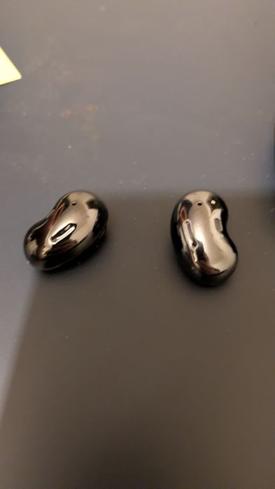 Samsung Galaxy buds live