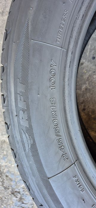 2 anvelope vara runflat ca noi Bridgestone 245/50/18,dot 2021.Pretul este pe bucata.