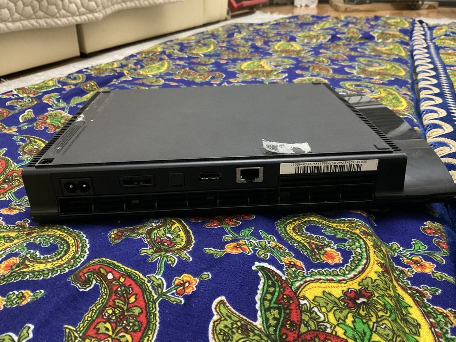 Продам пс3 супер слим не прошитая.