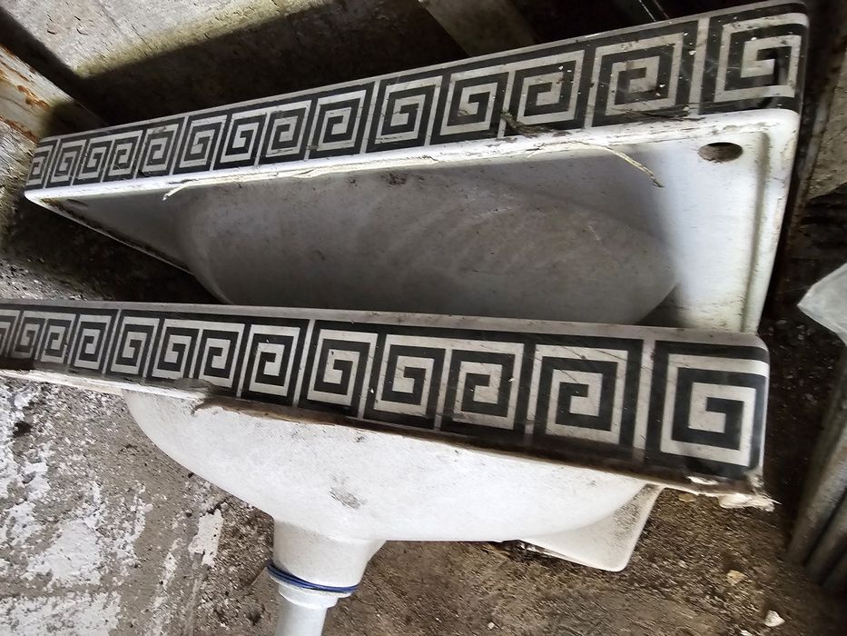 Продам накладные раковины