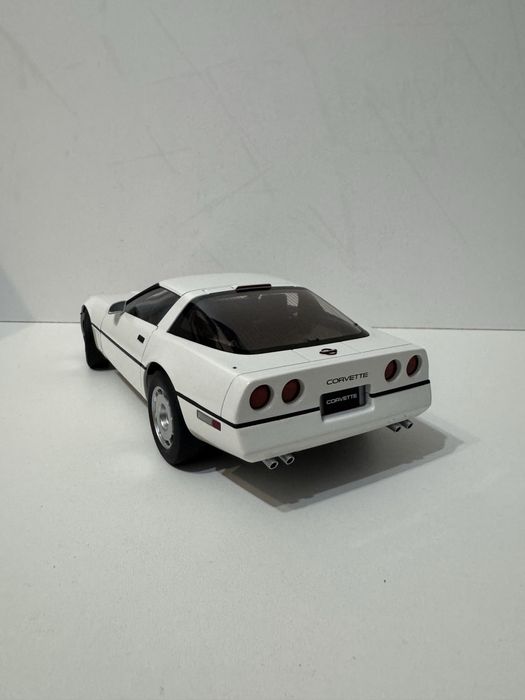 Модель 1/18 масштаб ( AUTOart )