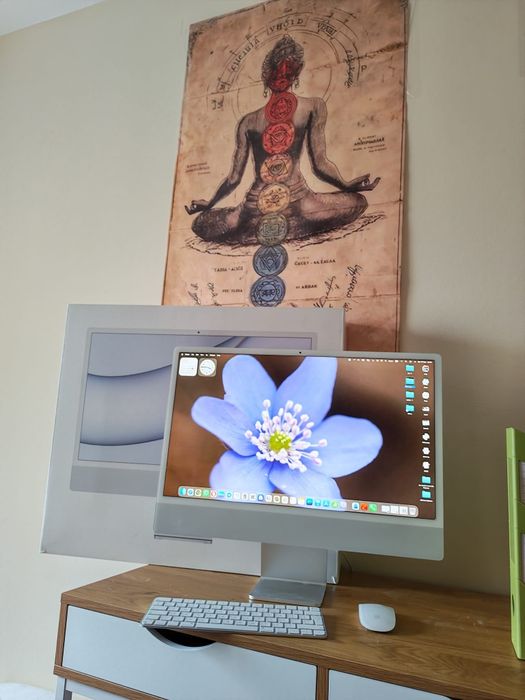 iMac 24 inchi, procesor Apple M1 2021, folosit  mai puțin de 6 luni