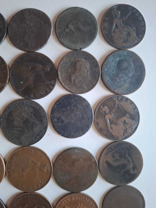 Огромен лот над 1000 монети