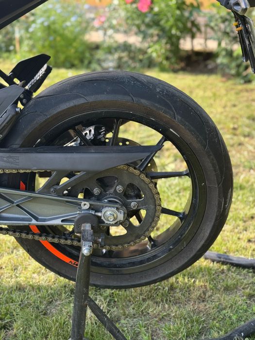 Vând KTM duke 125 2017