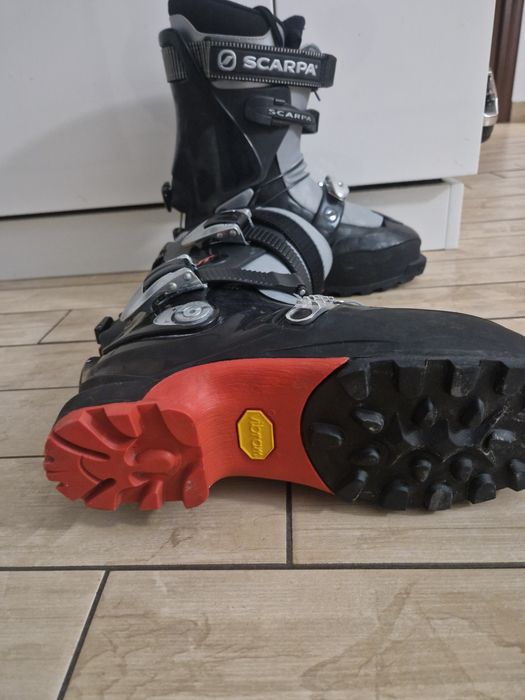 Clapari Scarfa, marimea 43 stare noua