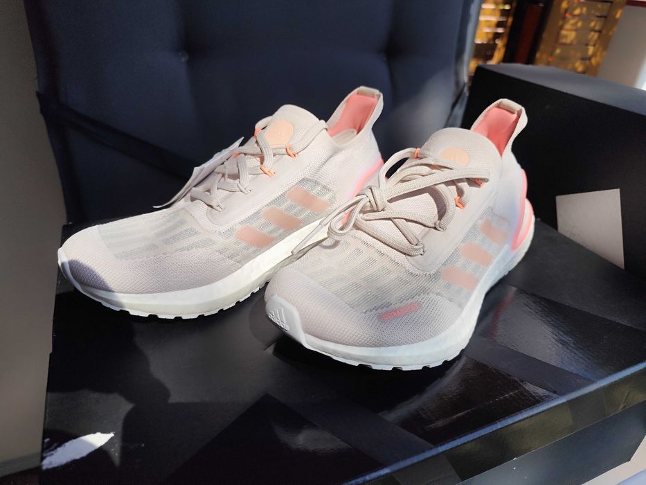 Дамски маратонки  ADIDAS ULTRABOOST 20 S.DRY     EU36 -38