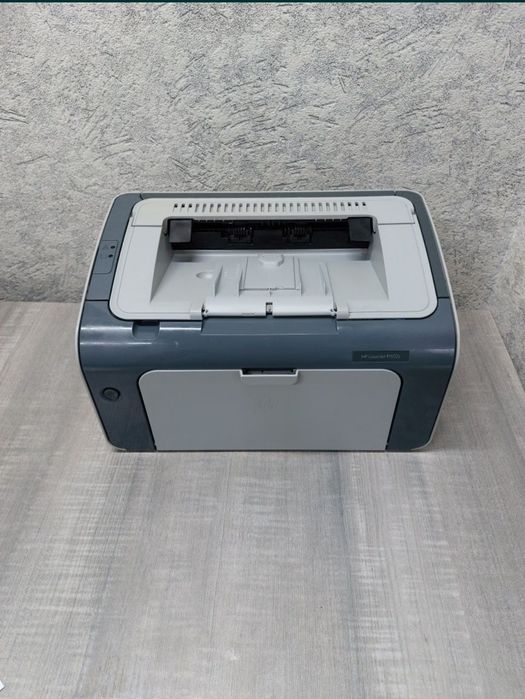 HP LaserJet P1102s
принтер