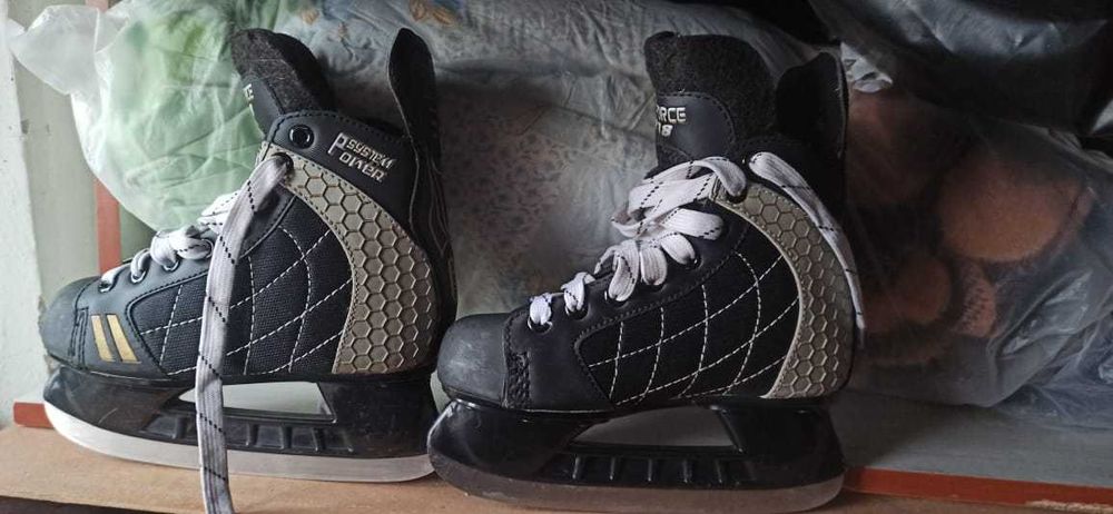 Продам коньки BAUD размер 34