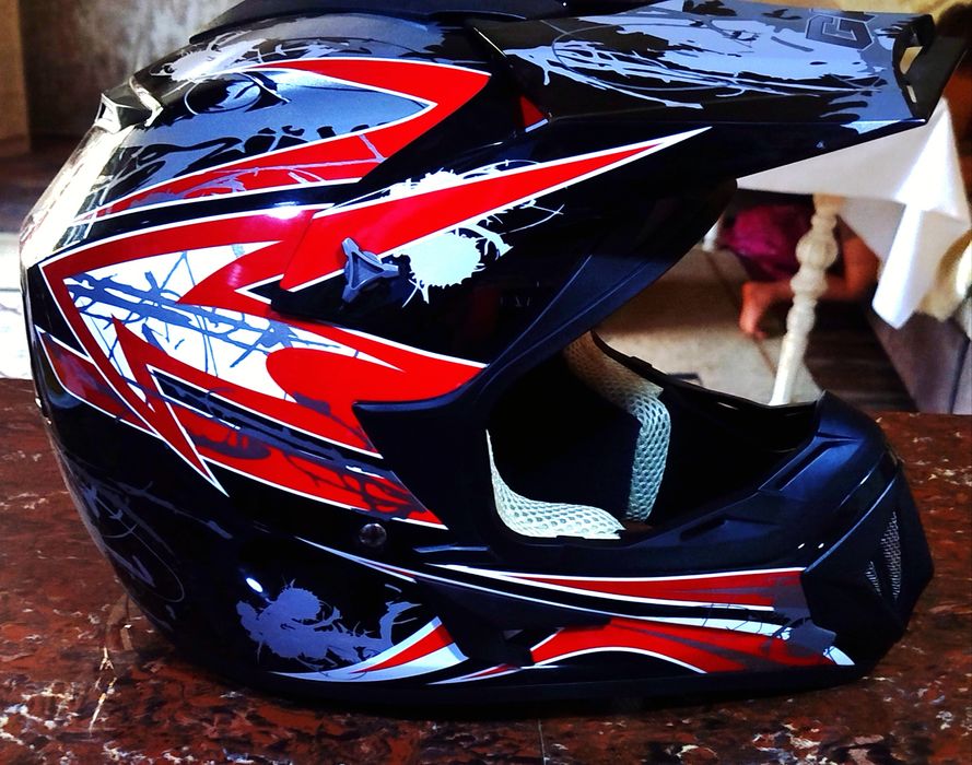 Продаётся мотошлем