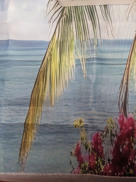 Продам шторы новые