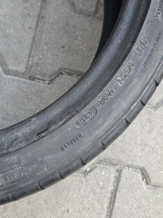 225 40 18 Dunlop