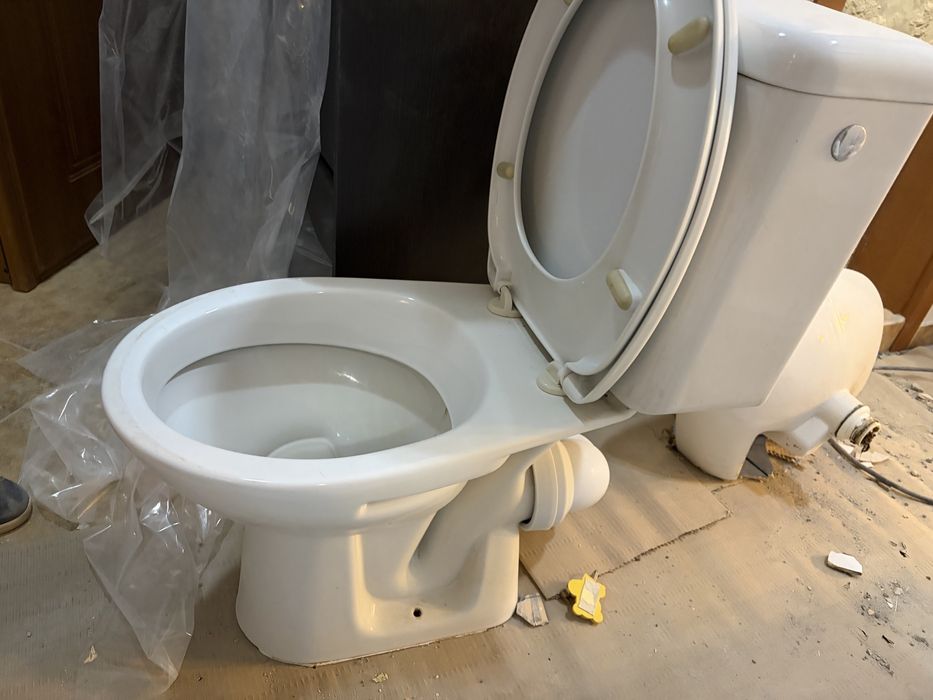 Тоалетна моноблок с казанче Fayans