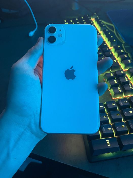 Продам айфон 11 64гб