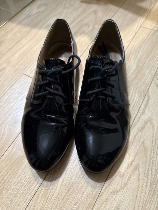 Продам  женские ботинки школьницам