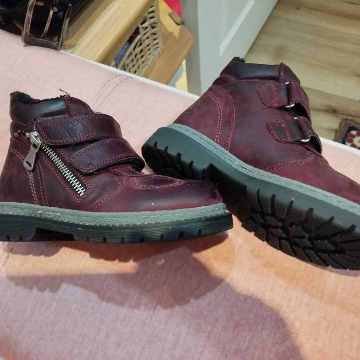 Продавам детски ботушки номер 28