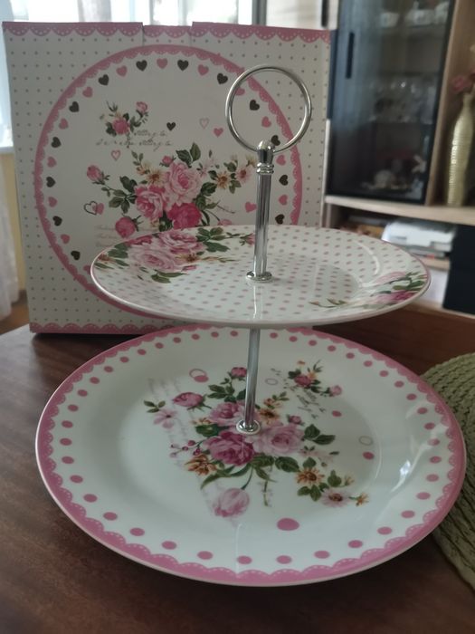 Фруктиера на две нива и плато с 6 чинийки