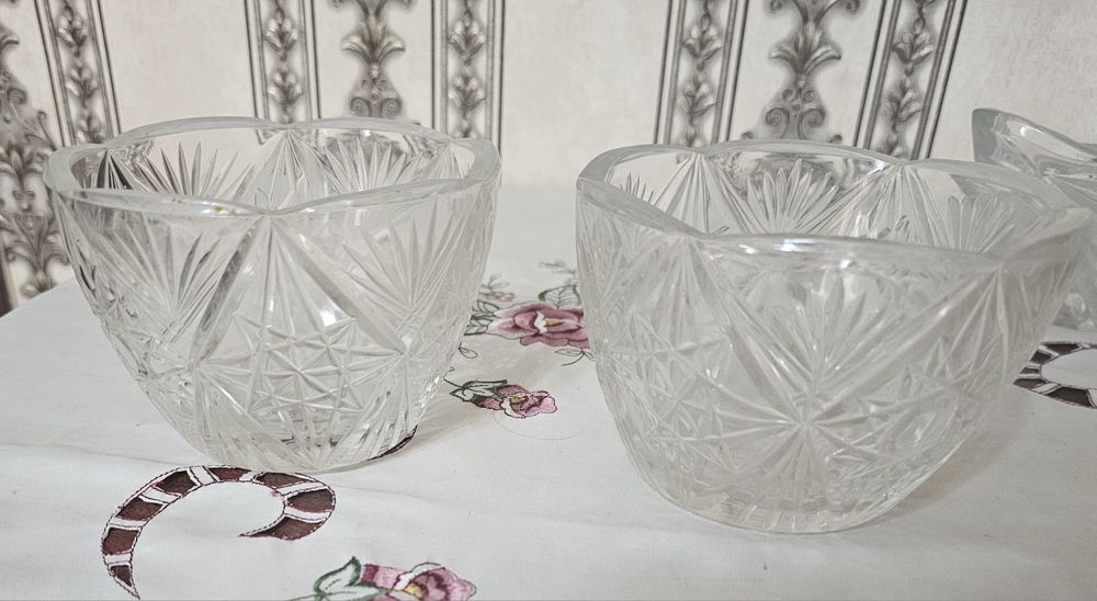 Хрустальные тяжёлые вазы, парные, разные, советских времен.