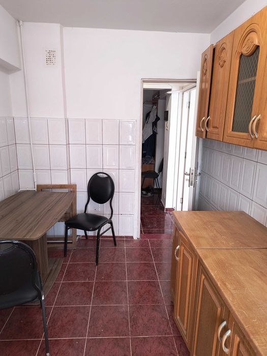 Proprietar închiriez la studente camere în apartament cu 3 camere in Pacurari
