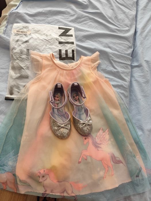 Elsa rochie si pantofi cu sclipici