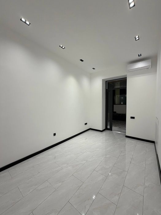 Продается нежилое помещение 1я линия, ор-р: кафе Бредли,50м²