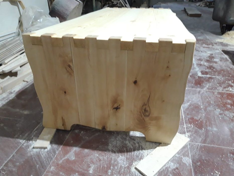 Журнальный стол .