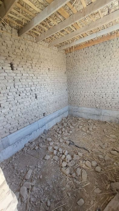 Yangi hayot mahallasida qurilishi tugallanmagan uy sotiladi