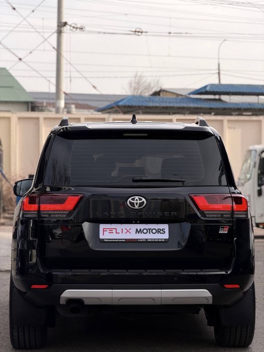 Toyota Land Cruiser LC300 GR Sport