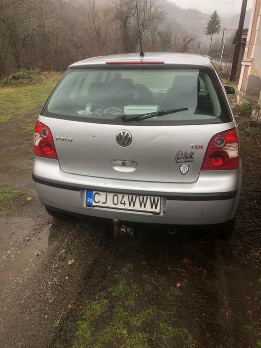 Vand doua volkswagen polo motor 1.9 TDI 1650 de euro este pretul total pentru ambele cel alabastru este 700 de euro si cel gri 950 de euro
