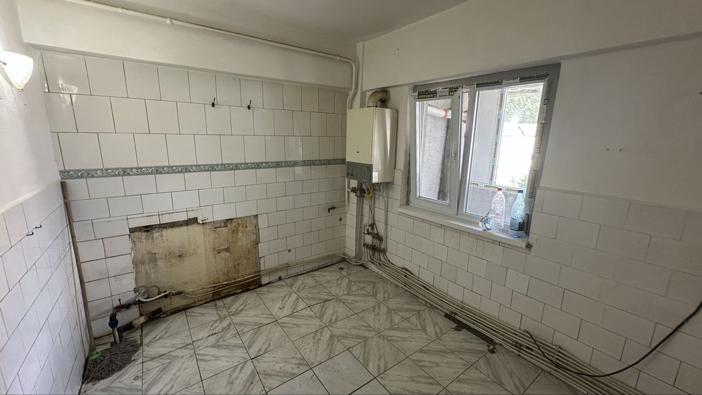 Vand apartament 4 camere