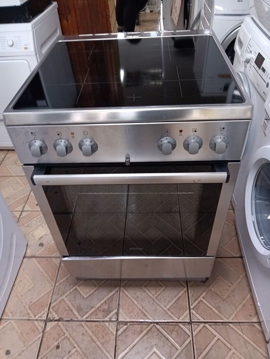 Иноксова свободно стояща печка с керамичен плот Gorenje 2 год.Гаранция