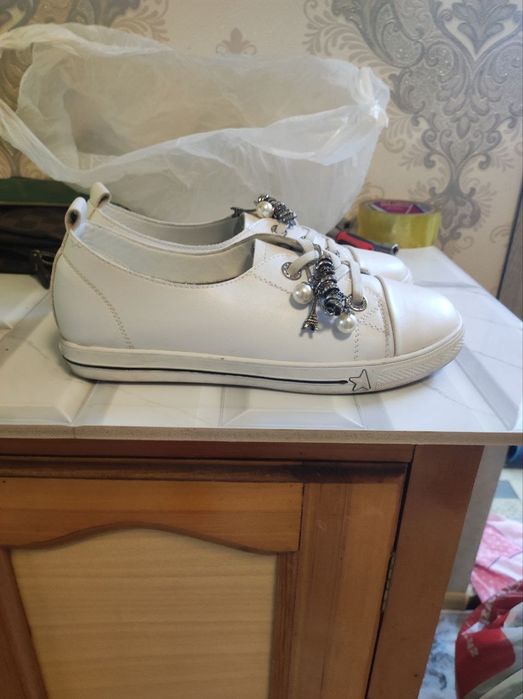 Кожаные кеды женские