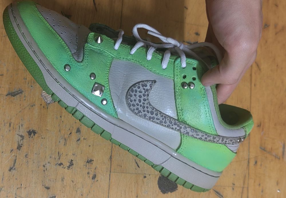 Nike Dunk Marime 42.5 Custom Paint & Studs
