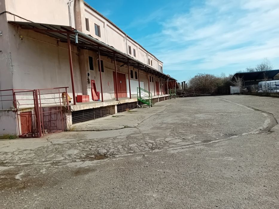 Închiriez  spațiu depozitare  hală industrială structură  beton 600 mp