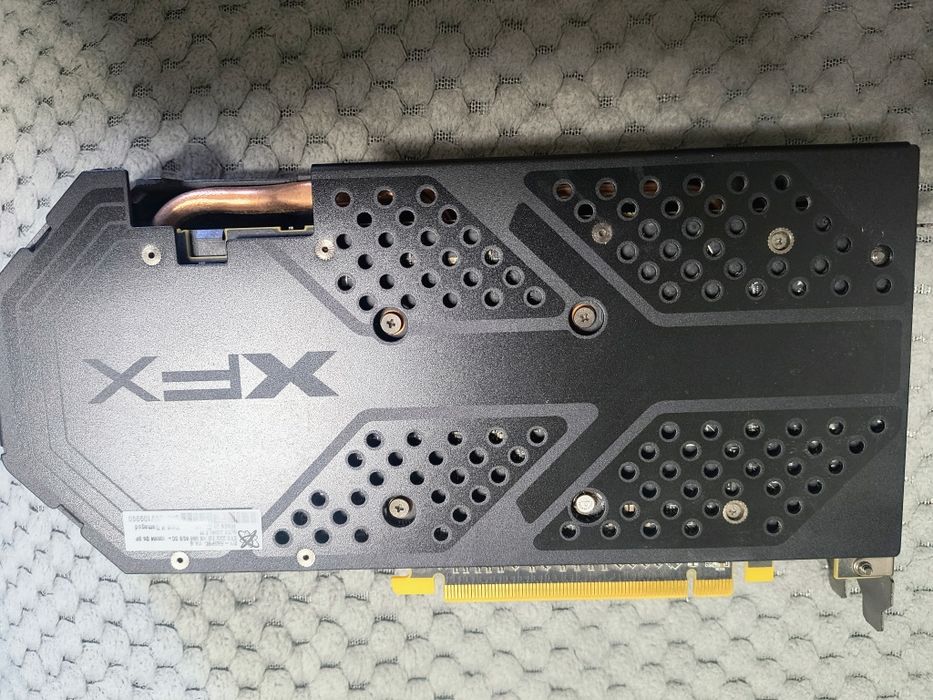 Vând placa video XFX Radeon RX580