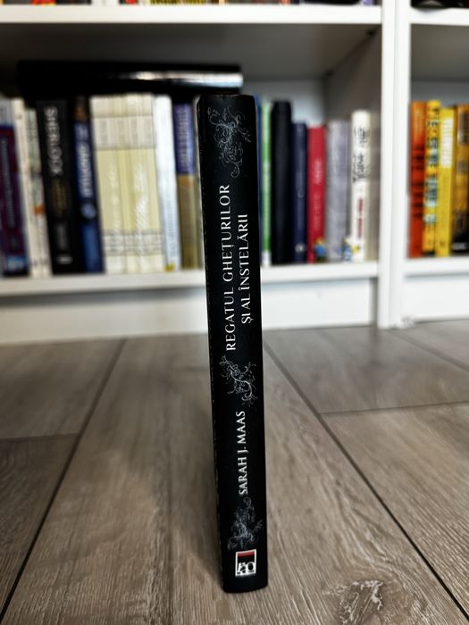 Regatul Gheturilor si al Instelarii Cartonata (ACOTAR 3.5) Sarah J Mass