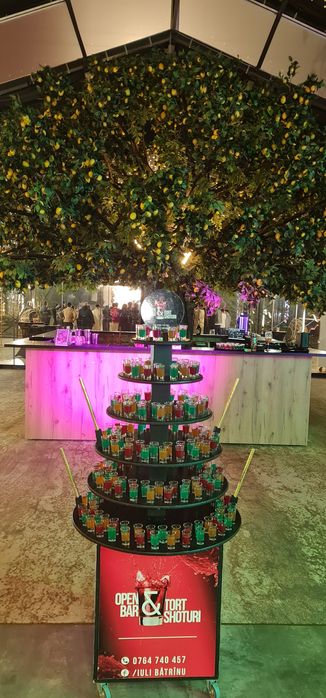 Open bar & tort shoturi