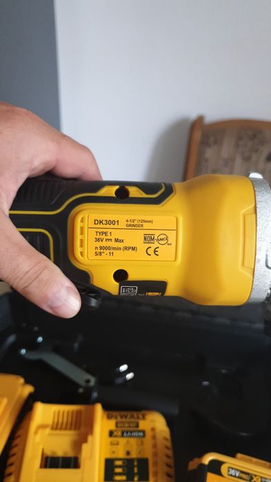 Vând Flex De Walt fierăstrău Dewalt și pistol impact Dewalt