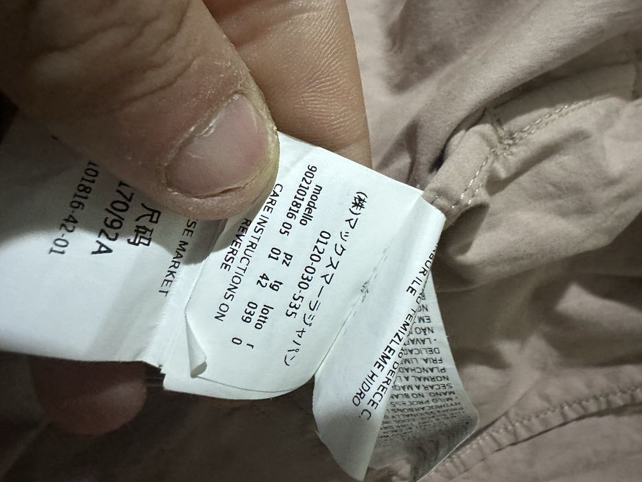 Max Mara ‘S double-breasted trench coat with a belt