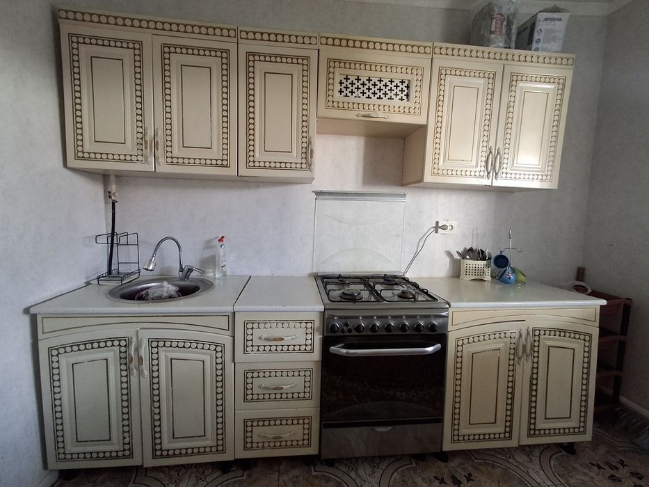 Кухонный шкаф сатылады. Жағдай жақсы