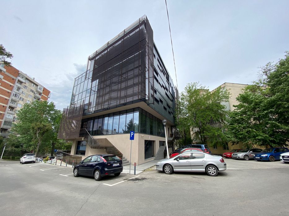 Spatiu birouri ultracentral Str Savinesti, 134mp etaj 1, 128mp demisol