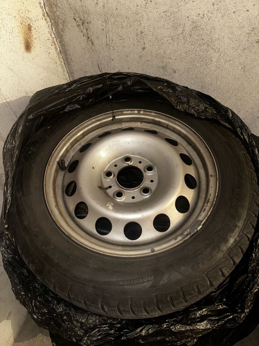 Комплект 4 бр. стоманени джанти 16" със зимни гуми Goodyear 205/60 R16