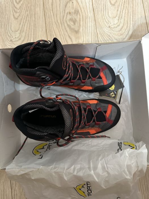 Bocanci drumetie Lasportiva 39 1/2