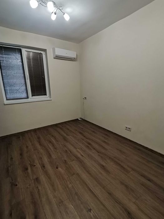 Дава се под наем Двустаен апартамент в Бургас, Център - 55 кв.м за 357 € - Снимка #6